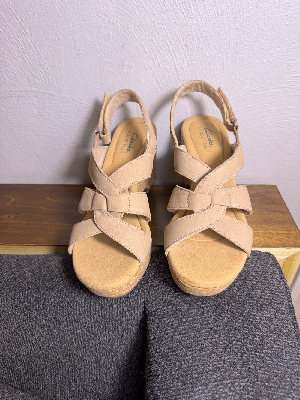 Clarks “Giselle Beach” Cork Wedge Sandals Neutral Comfort Excellent Condition - Picture 4 of 6